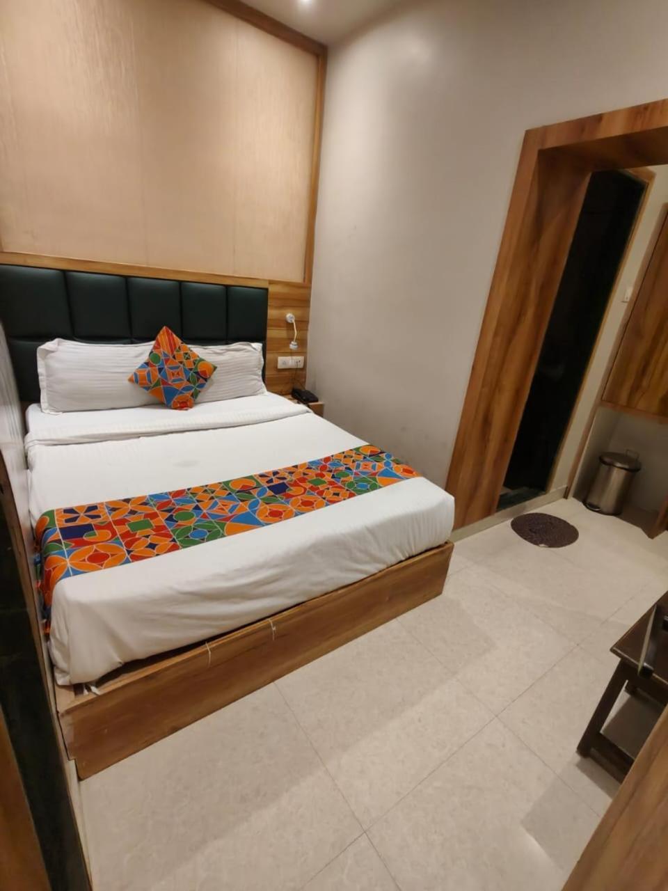 Hotel Sun City Near Saifee Hospital And Hn Reliance Hospital Mumbai Luaran gambar